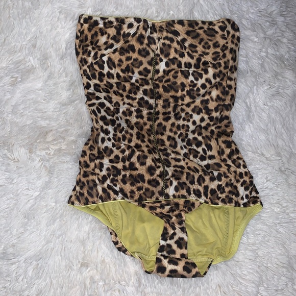 🐆 Tigerlily women’s one piece leopard print 🐆 - Picture 2 of 4